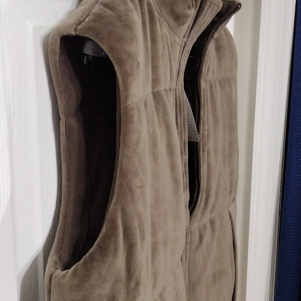 Banana Republic Velluto Thermore Ecodown Puffer Vest